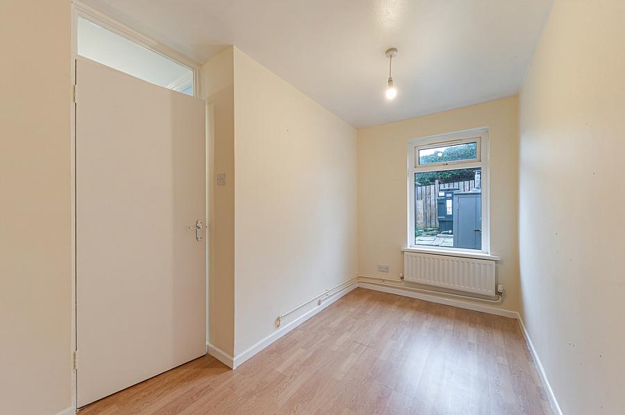 11 Ashmount Park