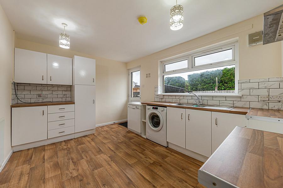 11 Ashmount Park