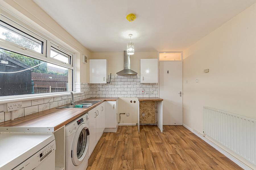 11 Ashmount Park