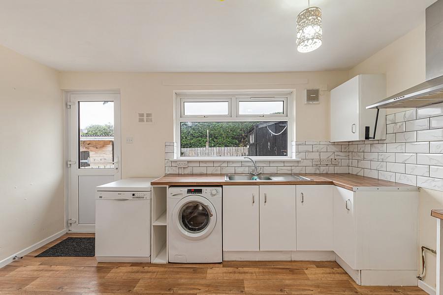 11 Ashmount Park