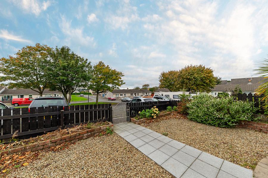 11 Ashmount Park
