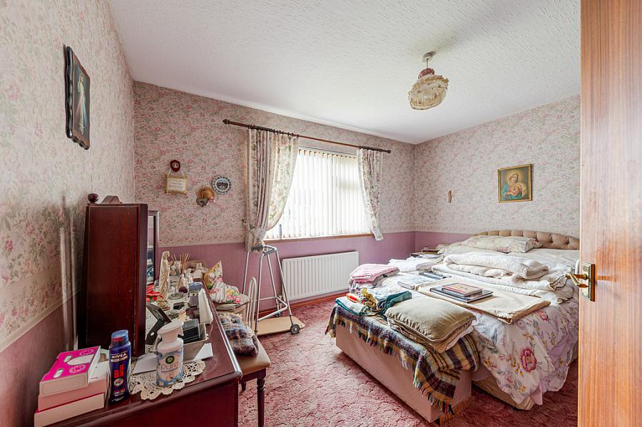 13 Rockfield Park