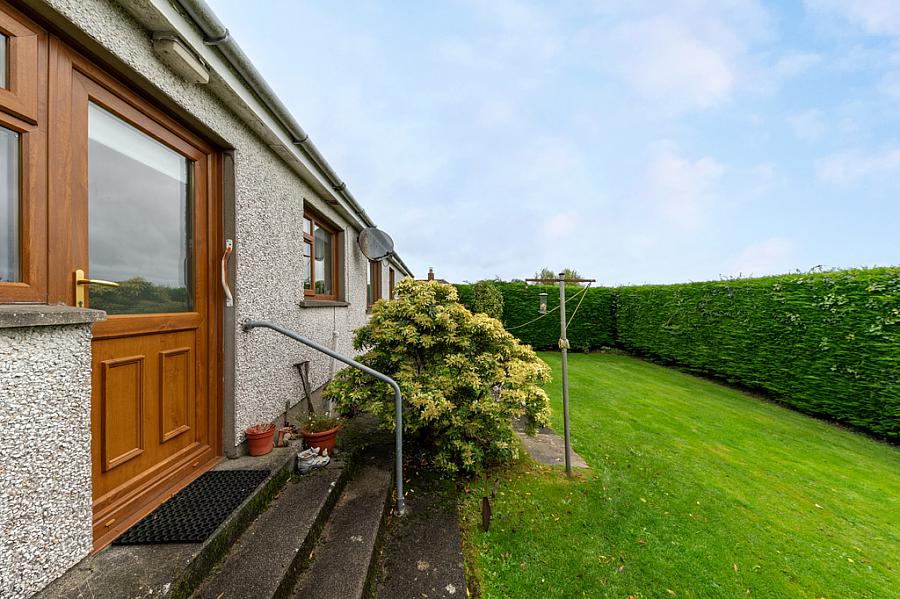 13 Rockfield Park