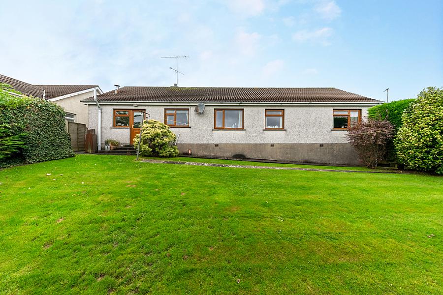 13 Rockfield Park
