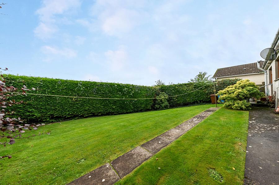 13 Rockfield Park