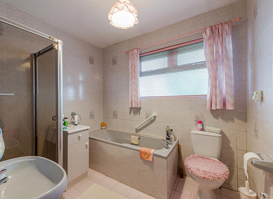 13 Rockfield Park