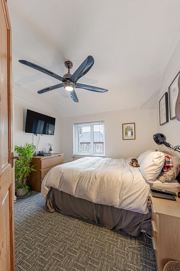 76 Ulsterville Gardens