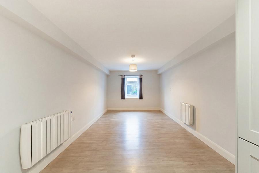 Apt 1 Whitkirk House, 27 Main Street