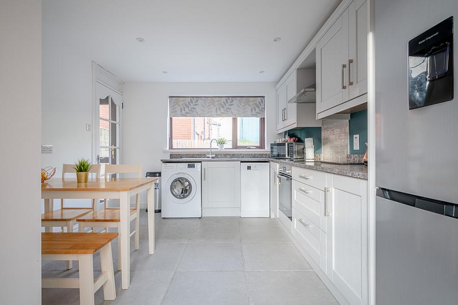 2 Stormount Crescent