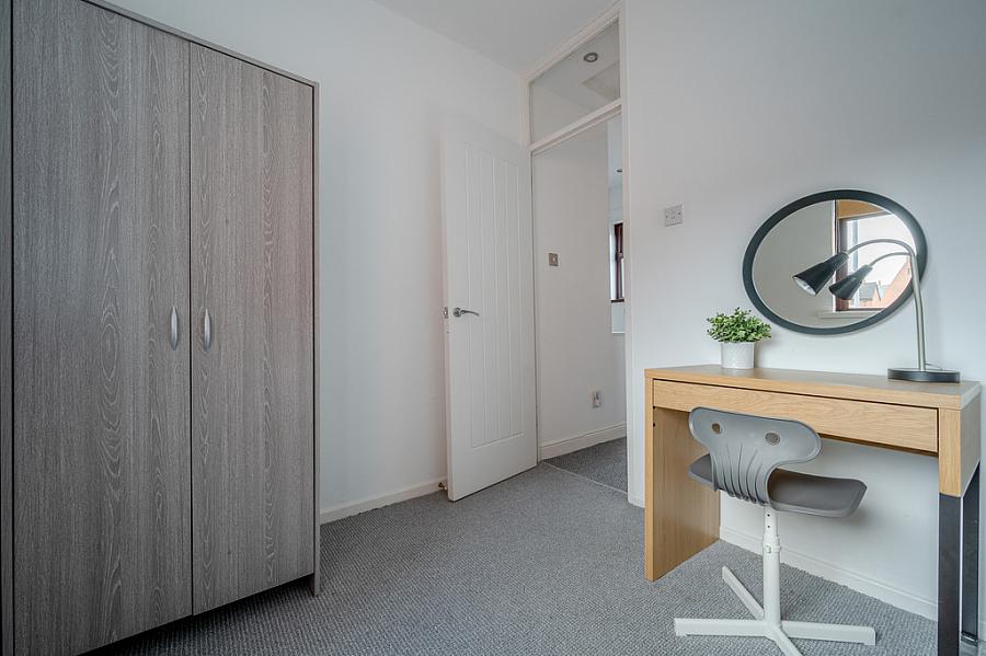 2 Stormount Crescent