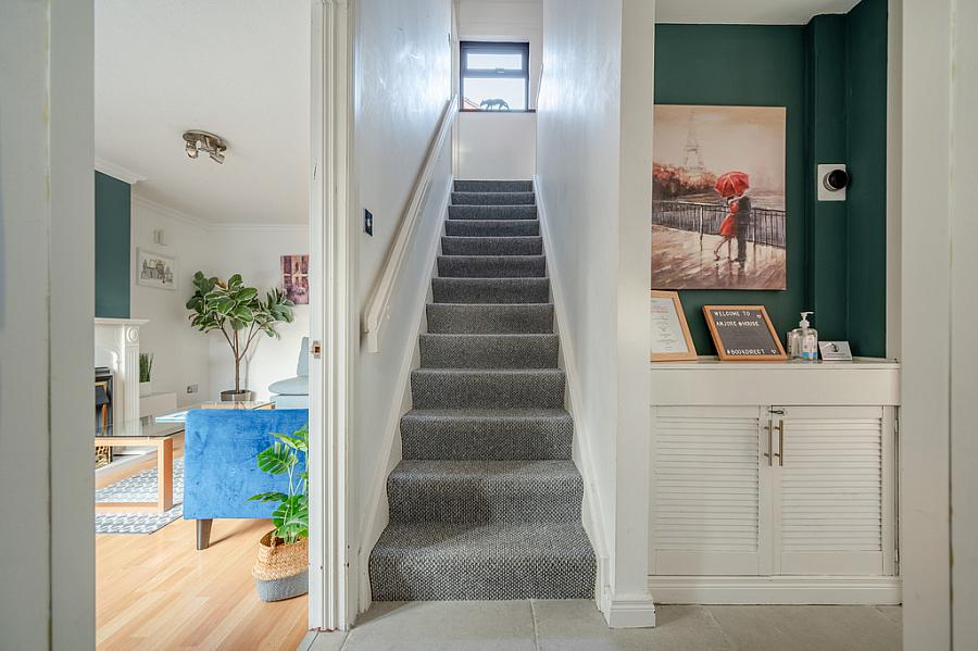 2 Stormount Crescent