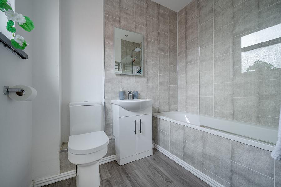 2 Stormount Crescent