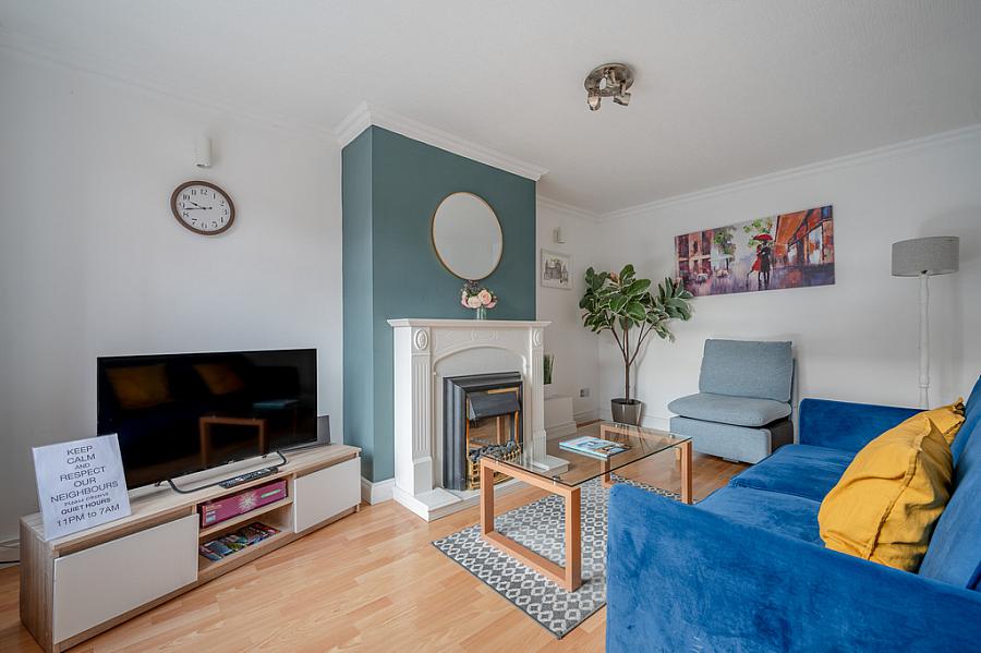 2 Stormount Crescent