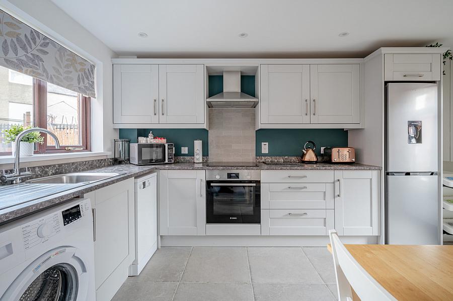 2 Stormount Crescent