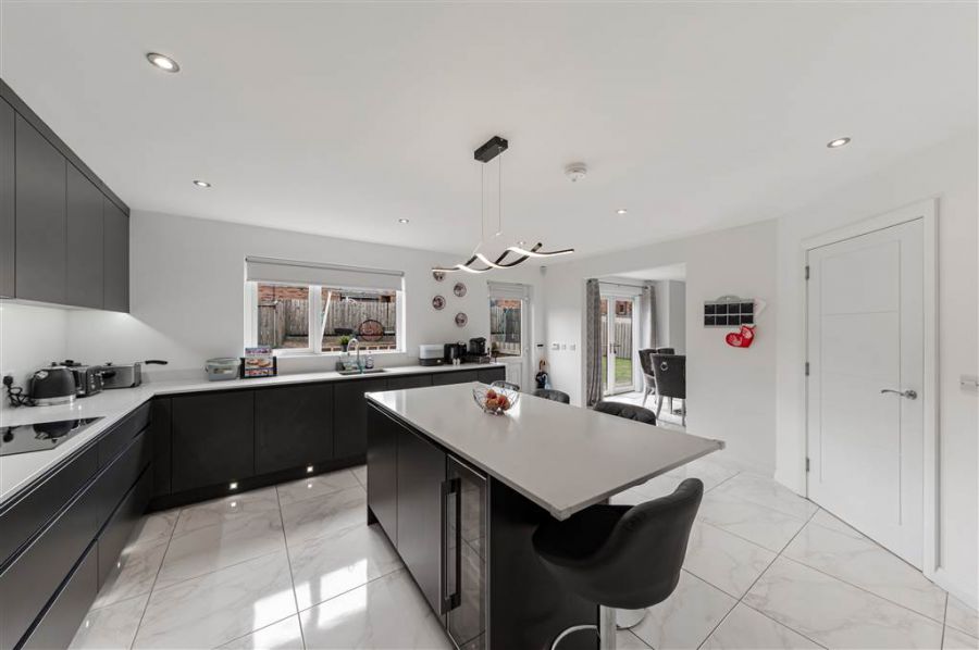 12b Glen Road