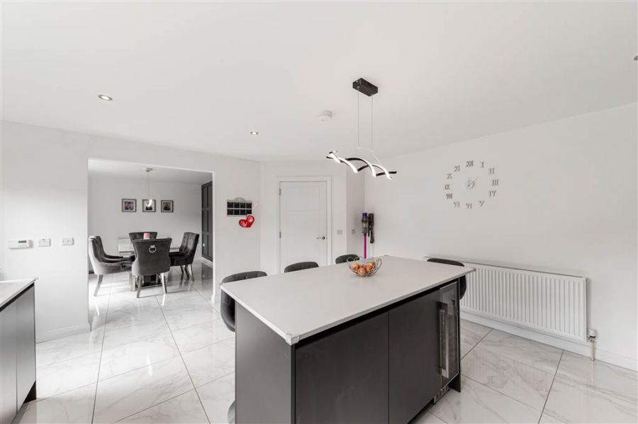 12b Glen Road