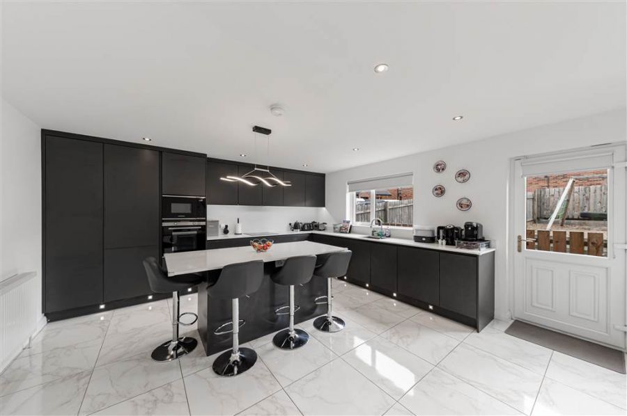 12b Glen Road