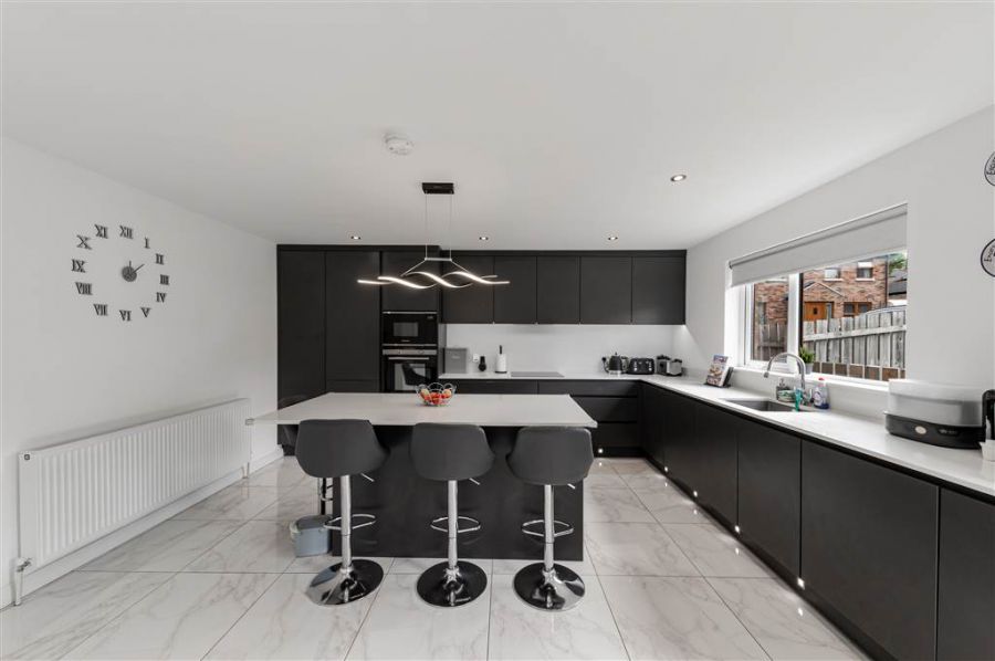 12b Glen Road