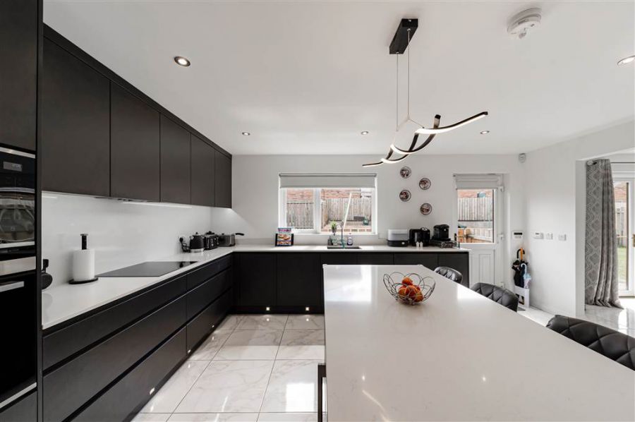 12b Glen Road