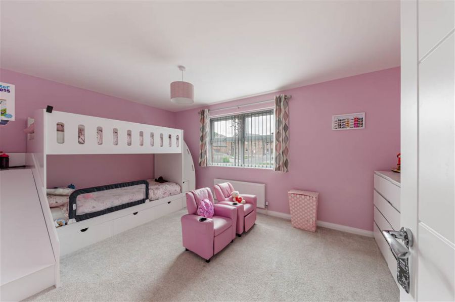12b Glen Road