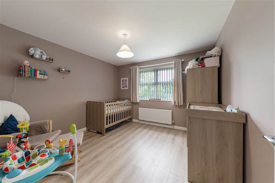 12b Glen Road