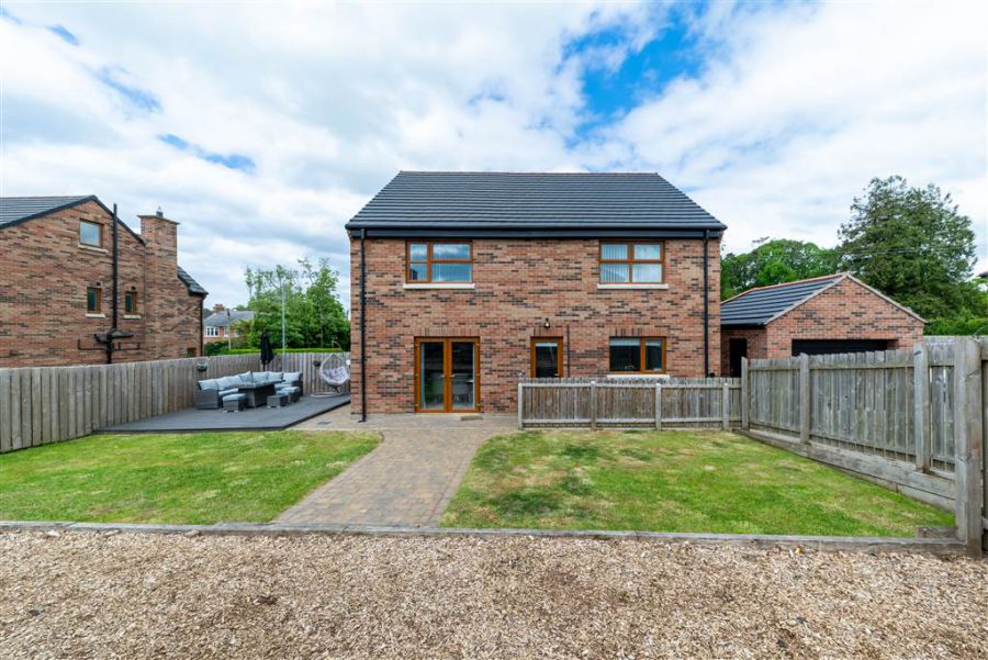 12b Glen Road