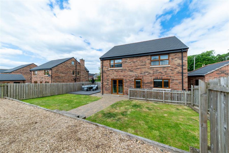12b Glen Road
