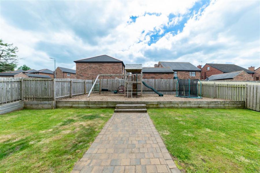 12b Glen Road