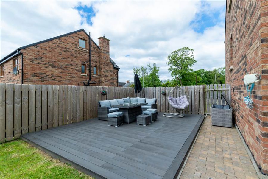 12b Glen Road
