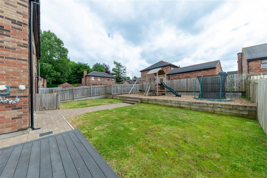12b Glen Road