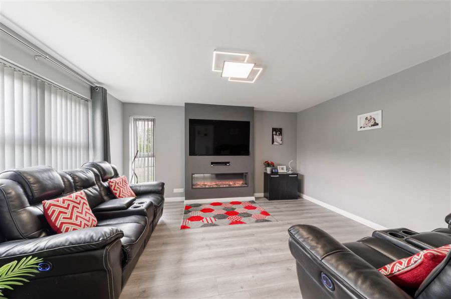 12b Glen Road