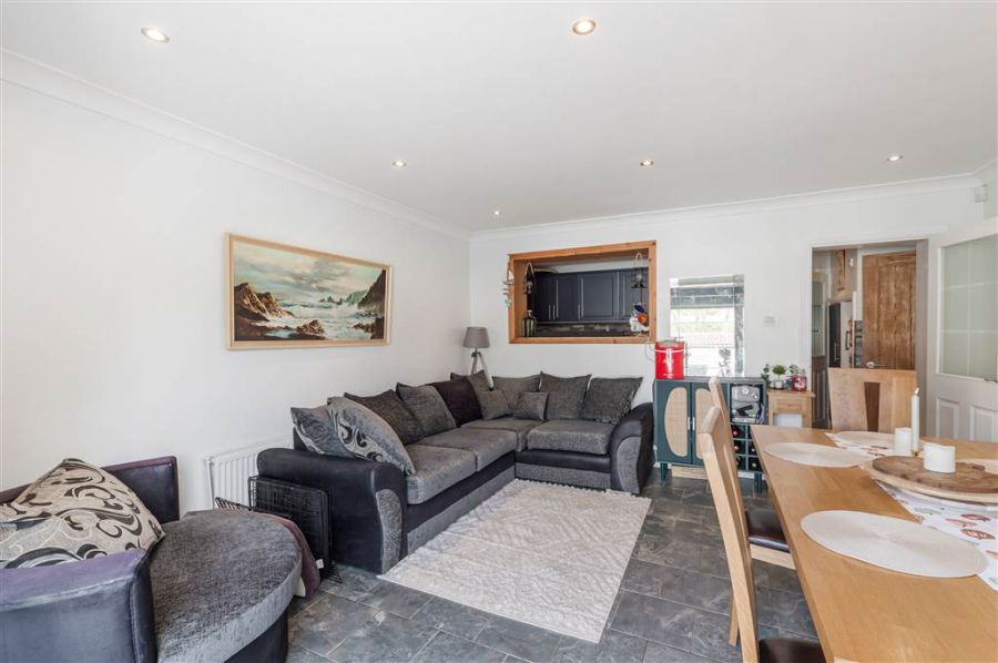 17 Garron Crescent