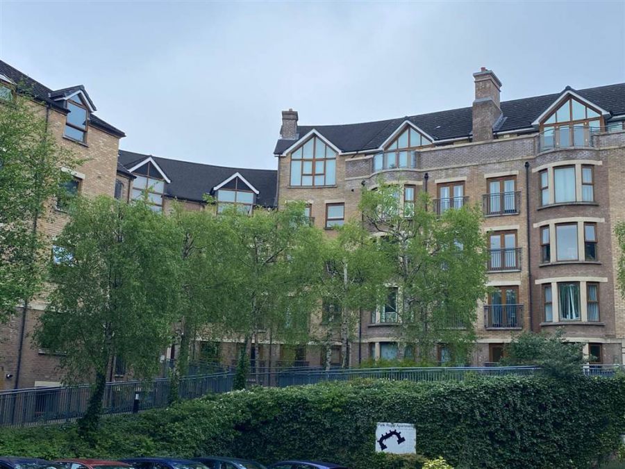 18 Park Royal, lisburn road area, belfast, BT9 7GY