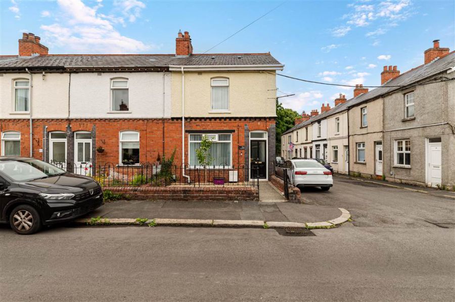 56 Milfort Avenue,dunmurry, BT17 9BJ