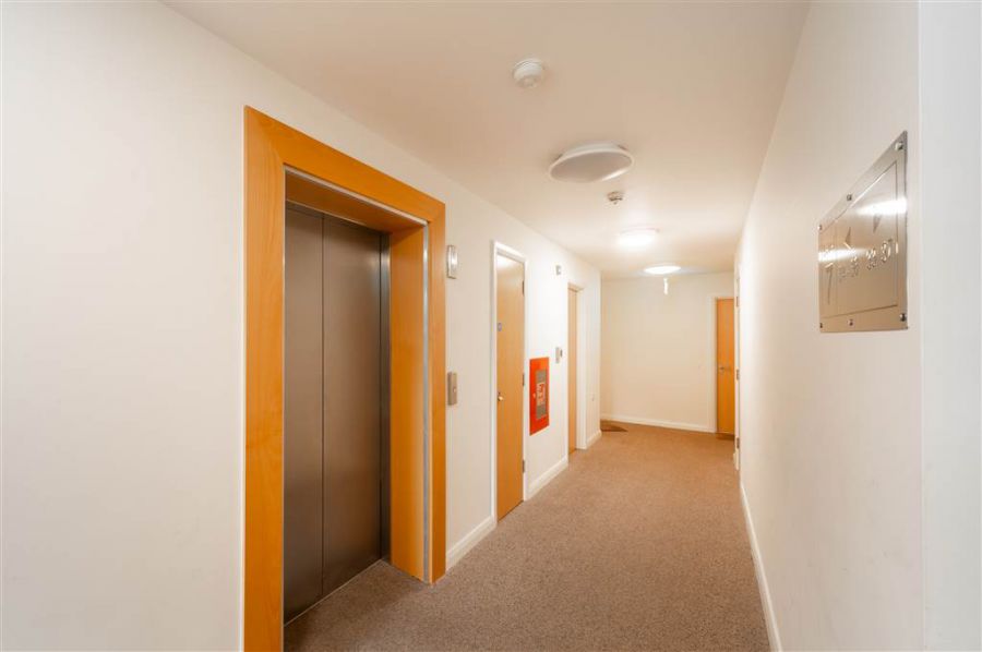 37 Luna Building