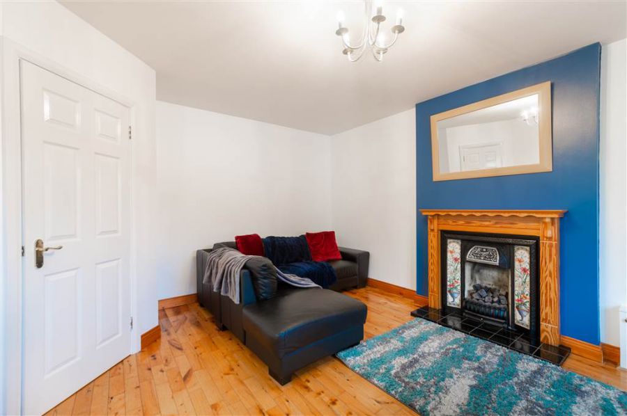 2 Lyme Grove 2 Lyme Grove
