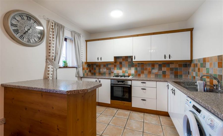 2 Lyme Grove 2 Lyme Grove