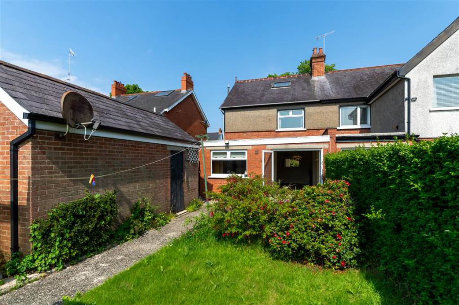 9 Finaghy Park South