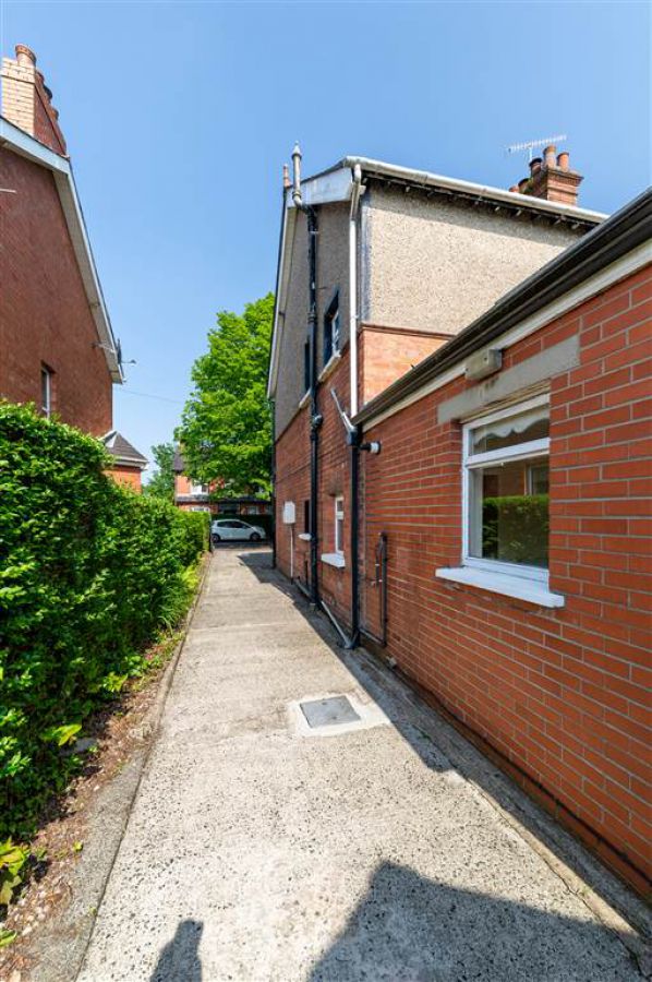 9 Finaghy Park South