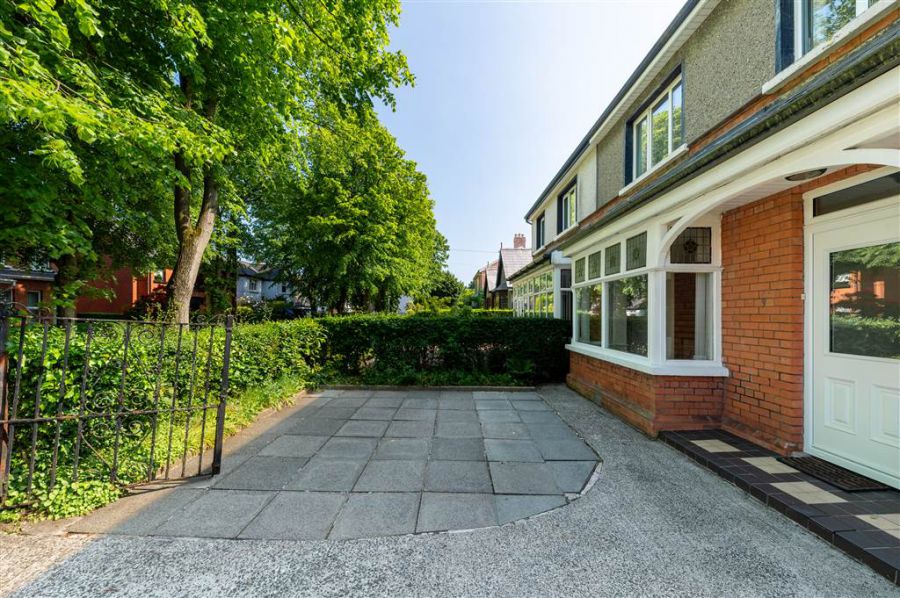 9 Finaghy Park South