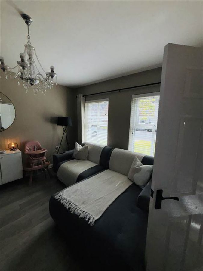13 Dun Eden Grove