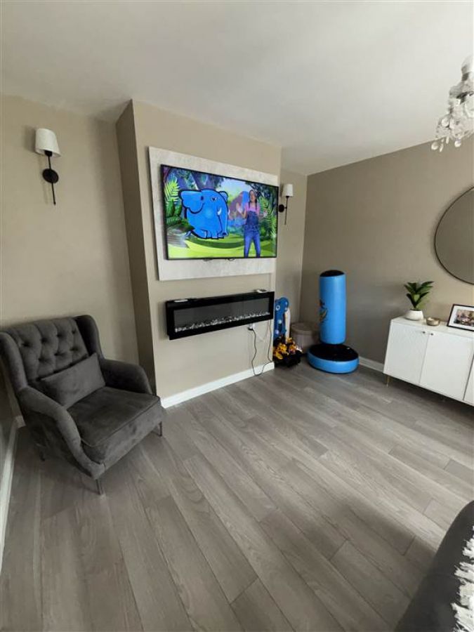 13 Dun Eden Grove