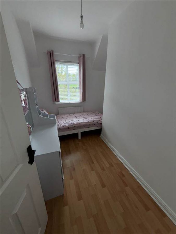 13 Dun Eden Grove