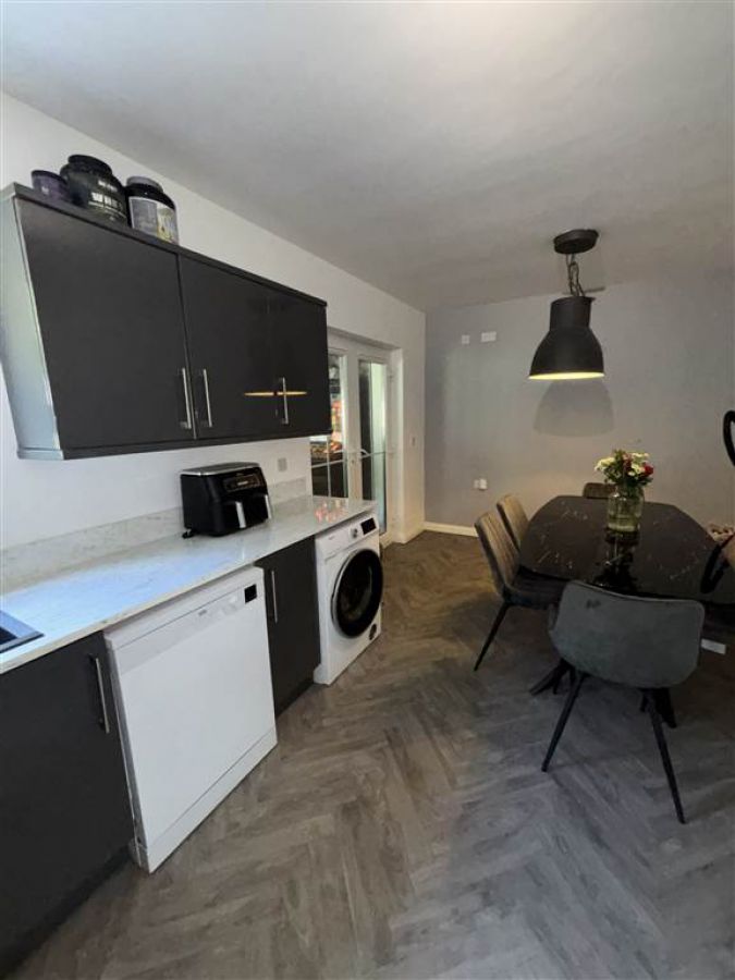 13 Dun Eden Grove