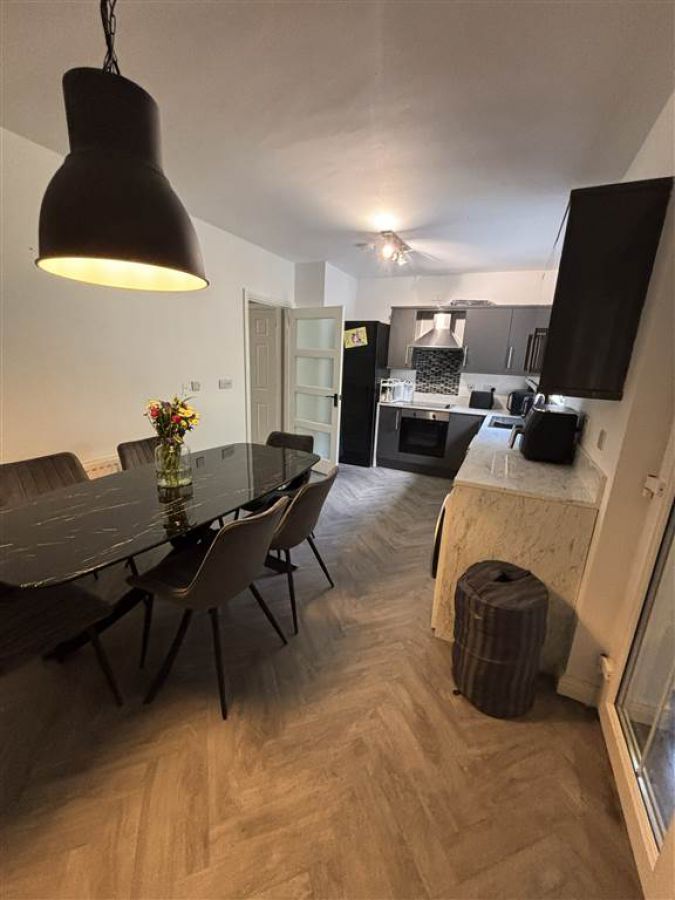 13 Dun Eden Grove