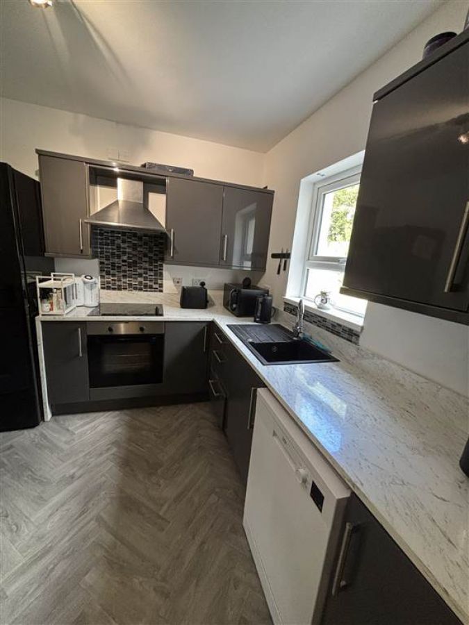 13 Dun Eden Grove
