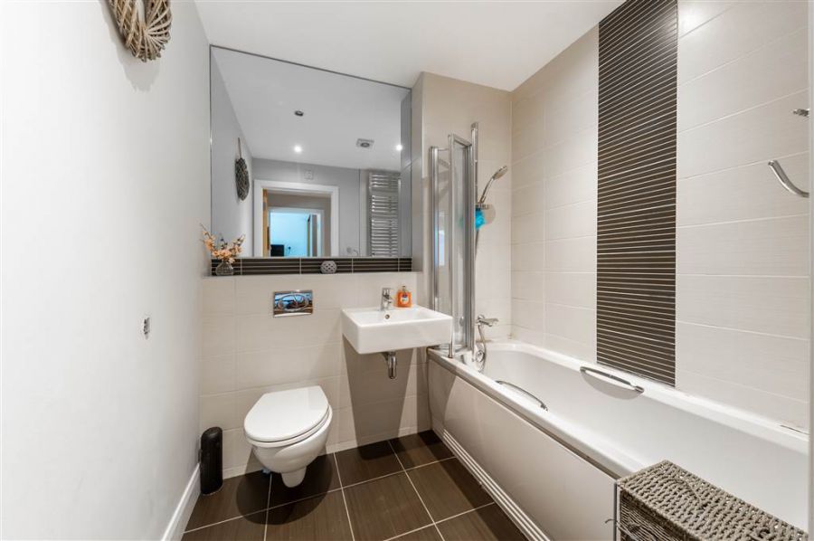 Apt 1 Mayfield Square
