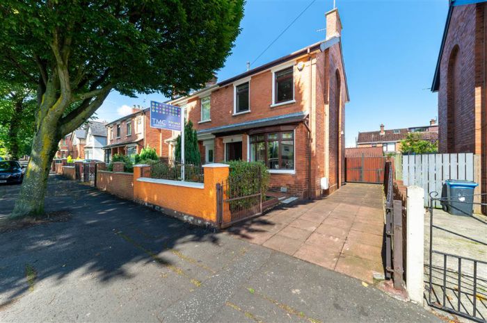 44 St James Park, falls, belfast, BT12 6DT