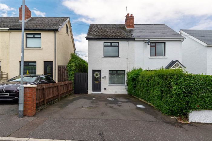 5 Sunnymeade Avenue, dunmurry, BT17 0PX