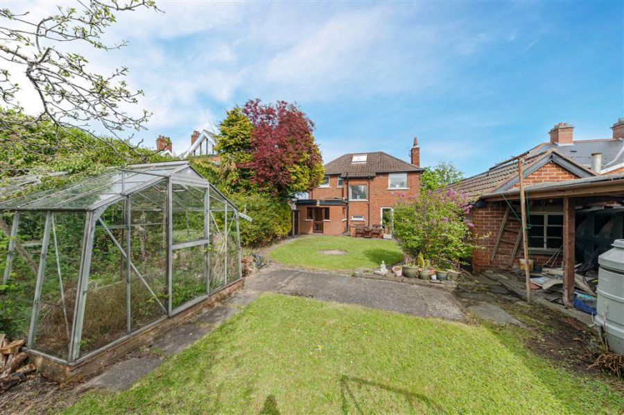 138 Finaghy Road North